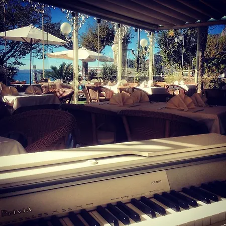 La Vittoria Boutique 4* גארדה